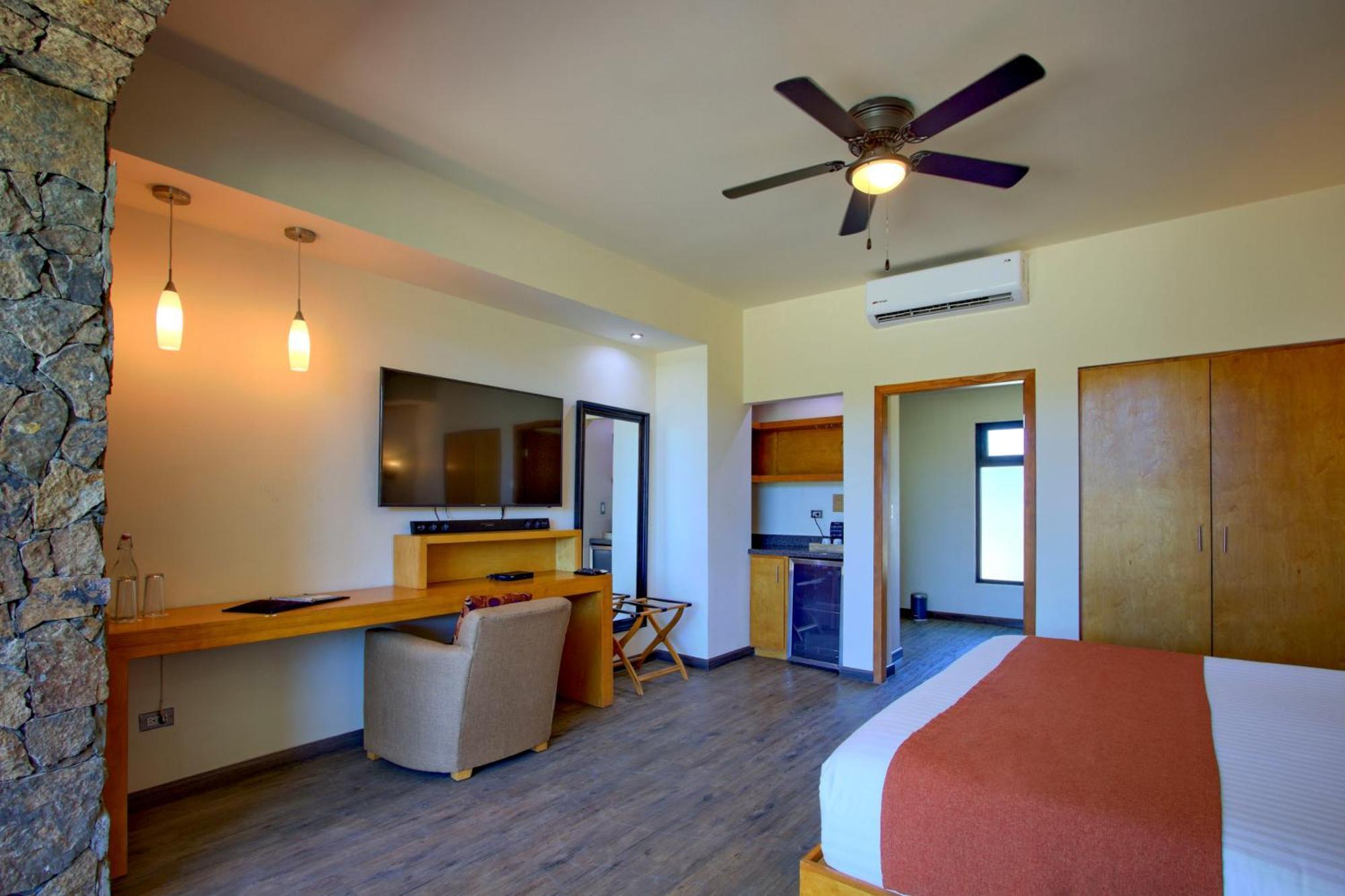 Entre Vinedos By Hotel Boutique ואלה דה גוואדלופה מראה חיצוני תמונה